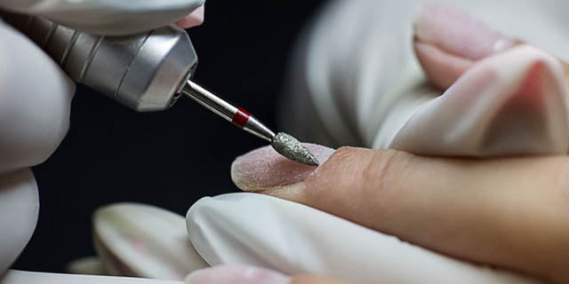 MANICURE + SEMIPERMANENTE